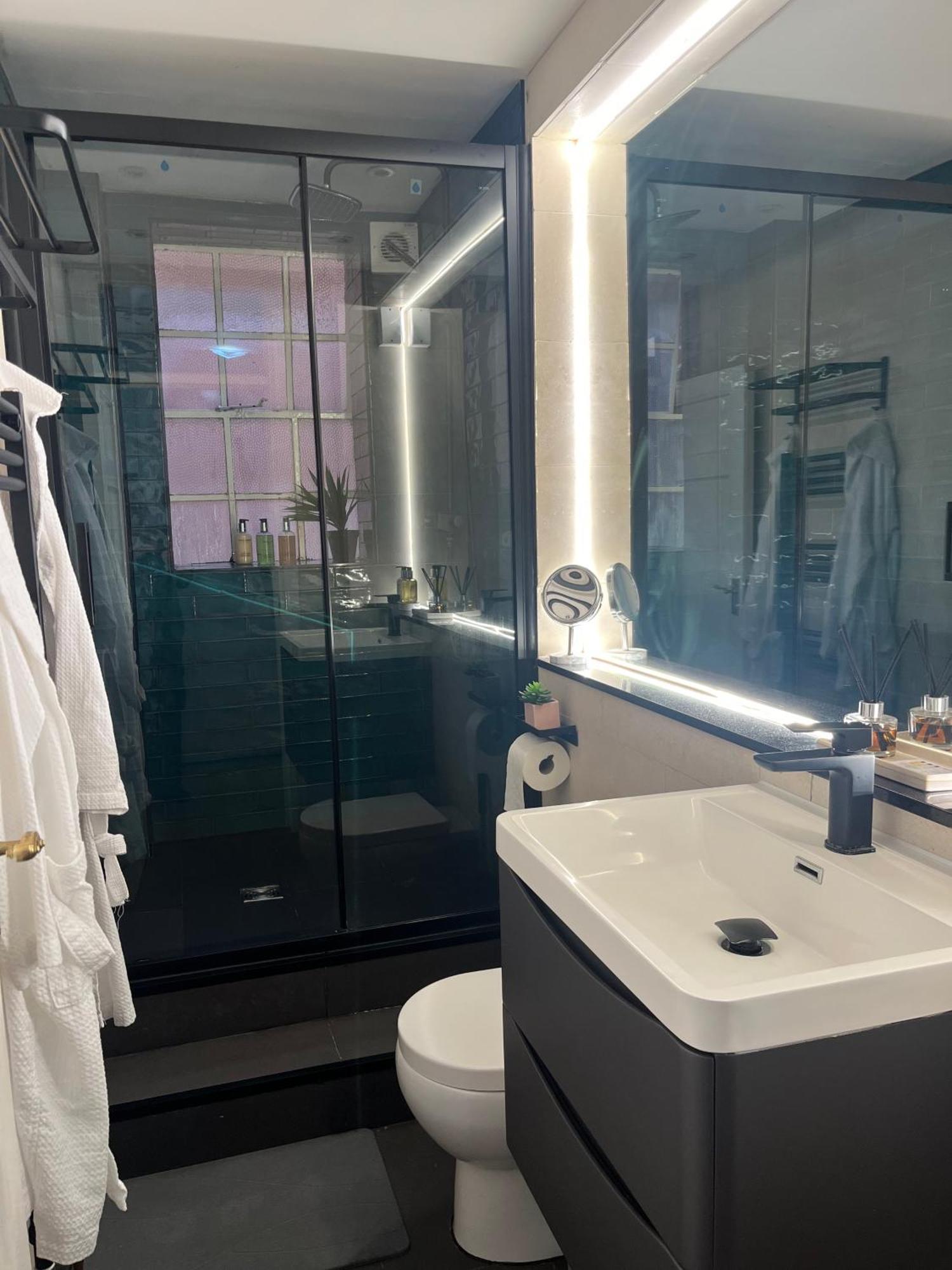 Modern Quiet 1 Bed Flat -Mayfair ロンドン エクステリア 写真